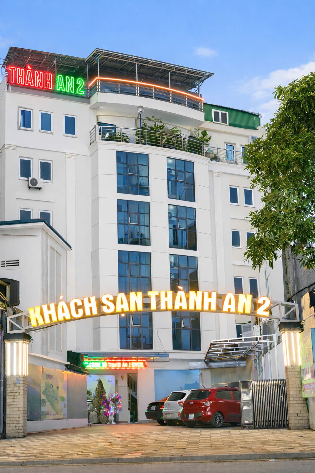 Mặt tiền khách sạn Thành An 2 về đêm