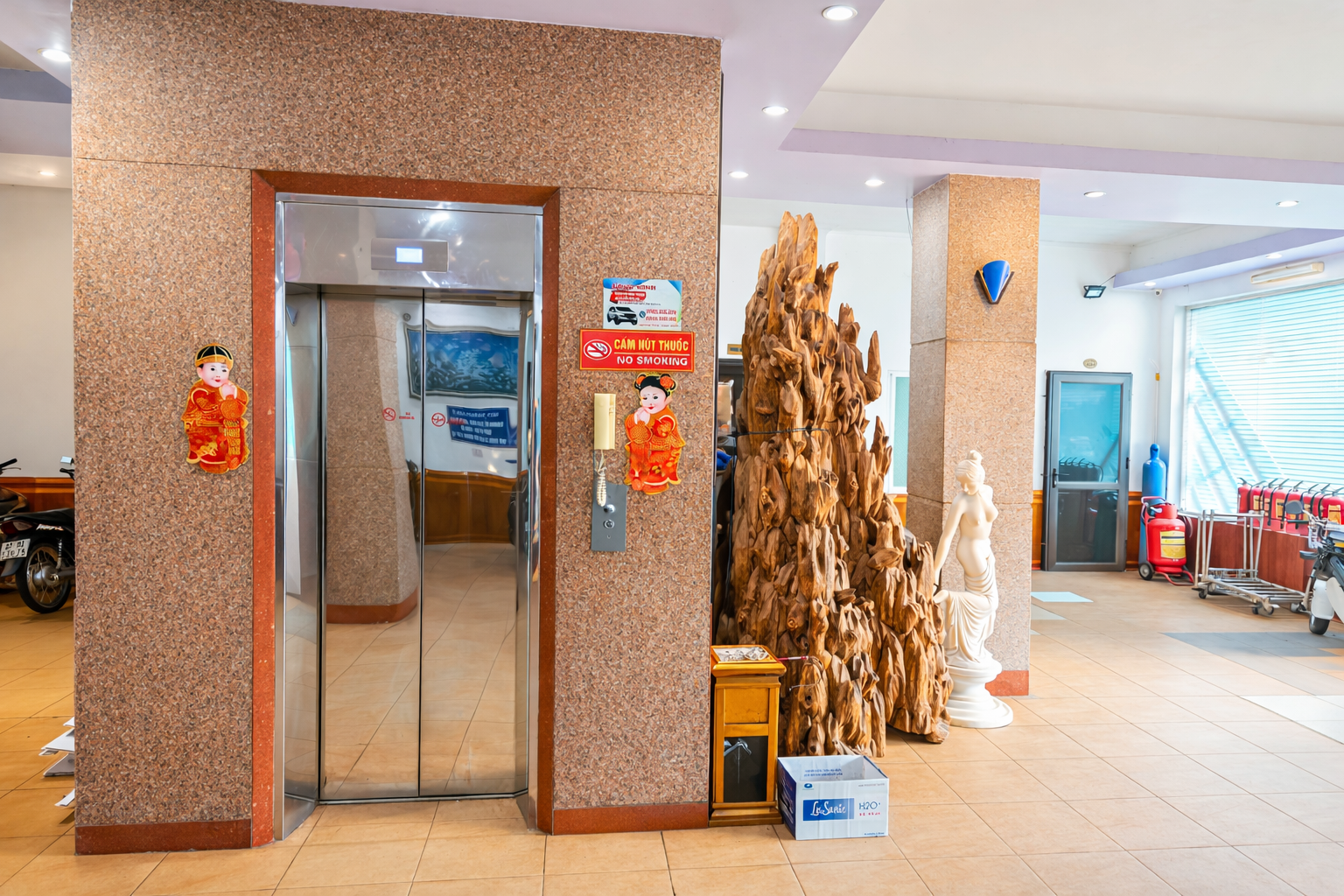 Khu vực thang máy tiện lợi